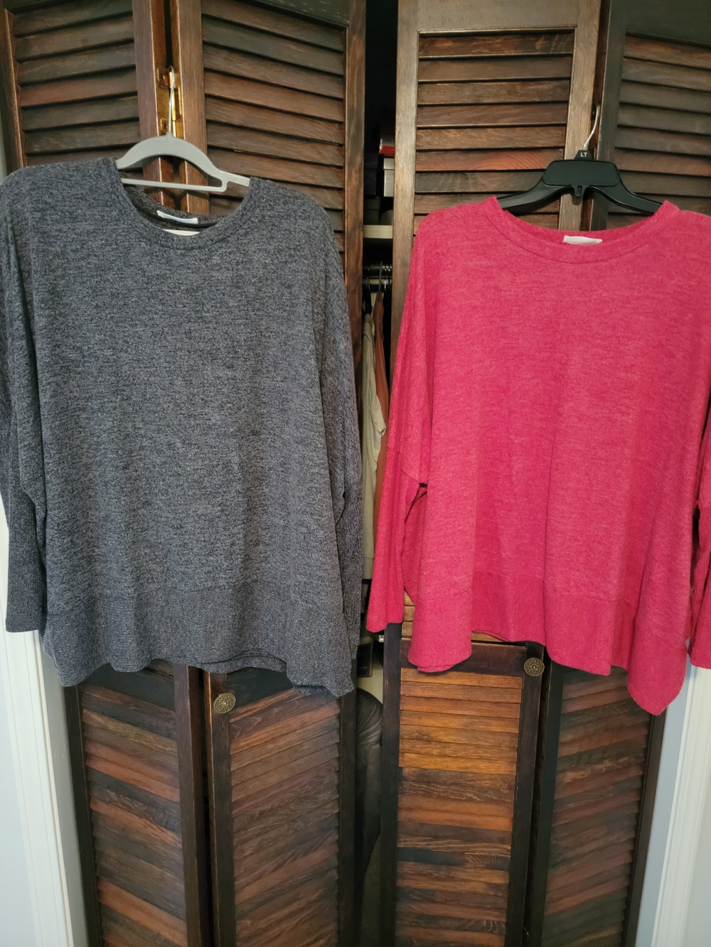 Women’s Knit Pullover Top Red, Gray